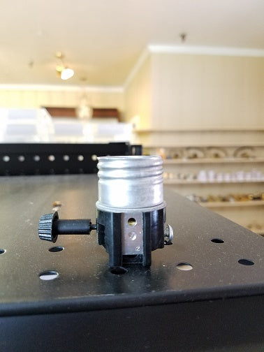 Leviton Brand Medium Base Turn Knob Socket for 3-Way Bulbs