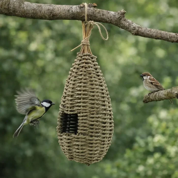 Natural Grass Birdhouse for Outdoor Use – Hanging Bird Nesting Shelter