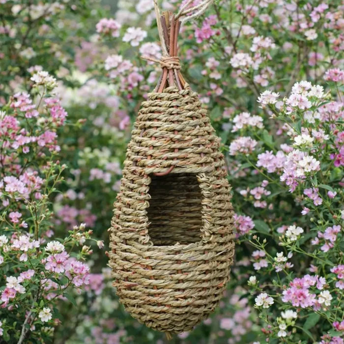 Natural Grass Birdhouse for Outdoor Use – Hanging Bird Nesting Shelter