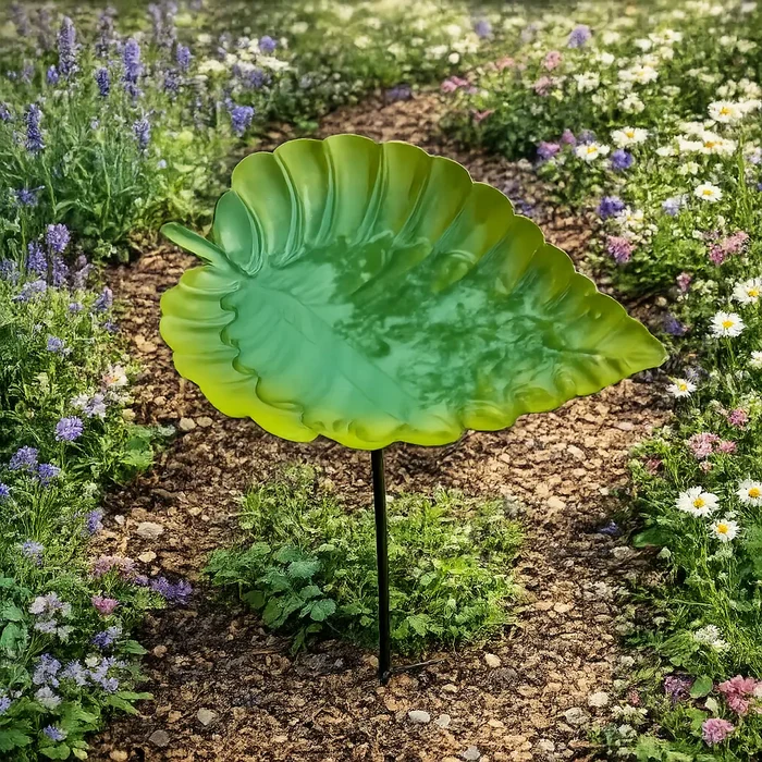 Outdoor Bird Bath & Bird Feeder Station with Ground Stake – Decorative Metal Leaf Design